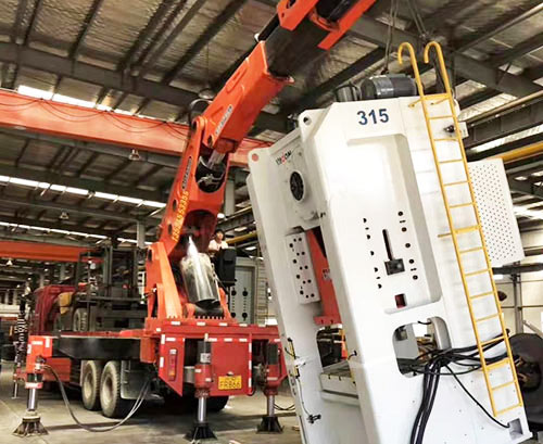 彭场镇附近随车吊出租，轻松解决运输难题