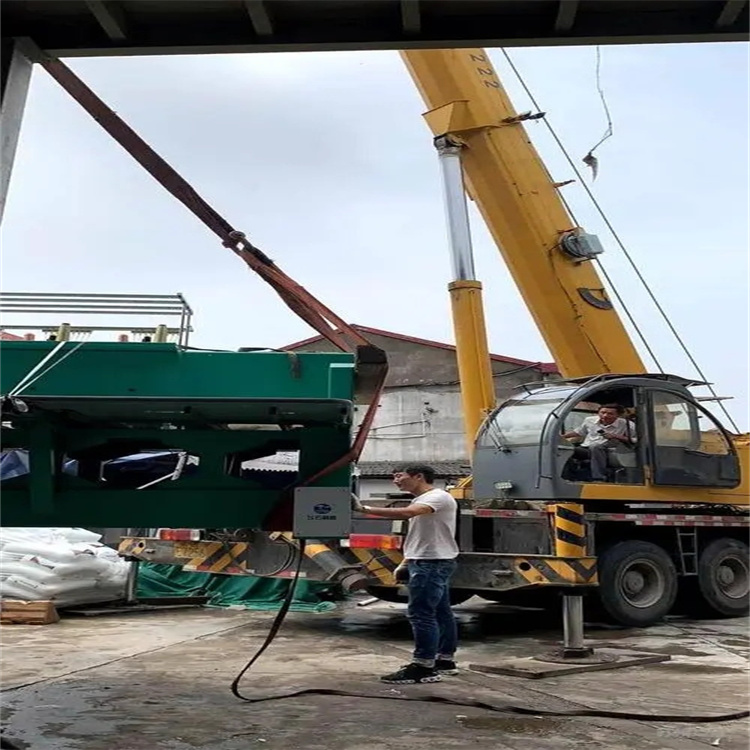 彭场镇注意大型吊车出租使用以及应该怎样正确维护