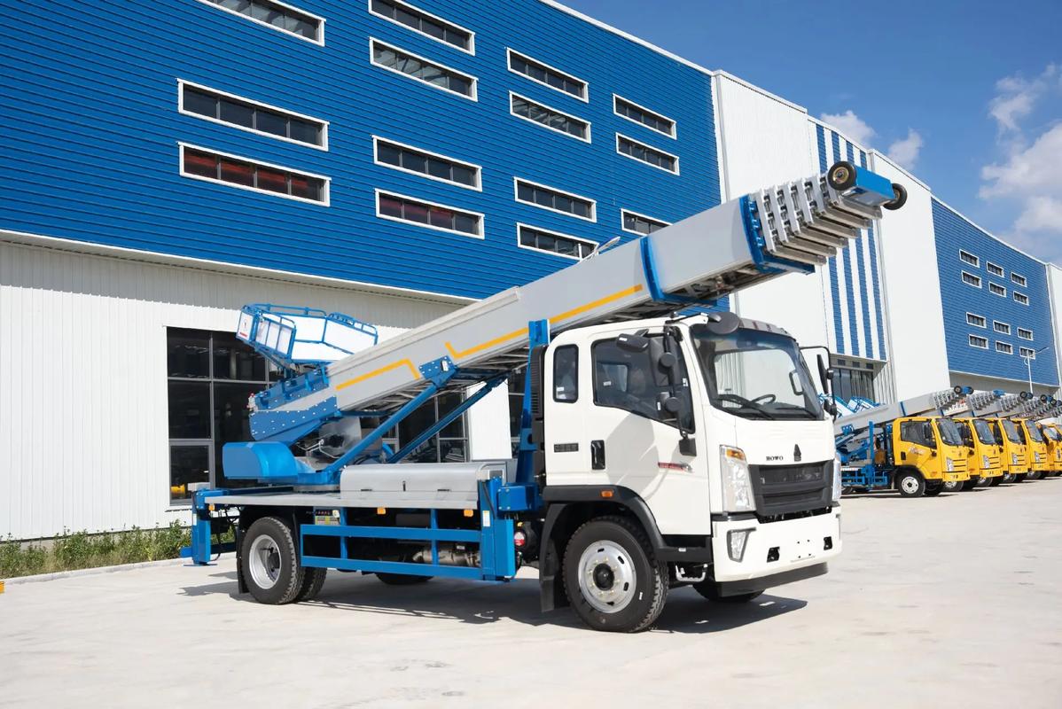 彭场镇出租云梯车高空作业车 建筑垃圾搬运